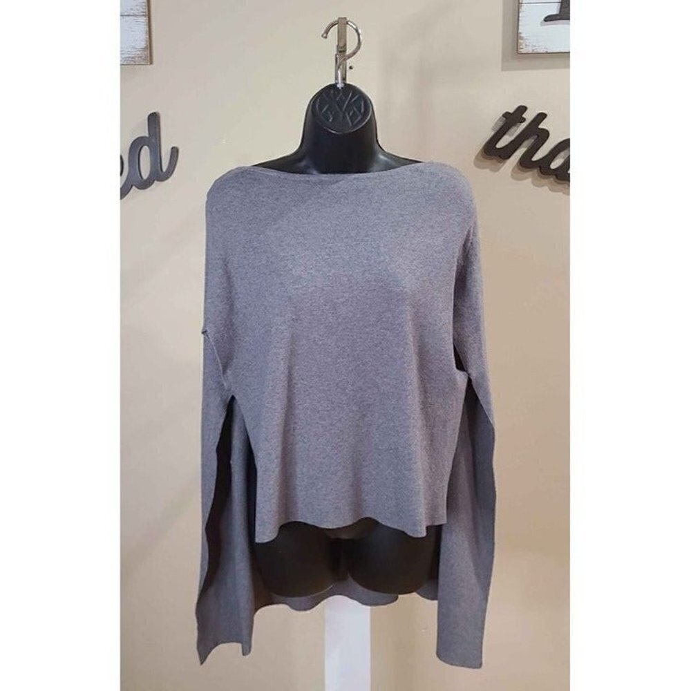 Size S/M Grey Pullover Sleeveless Soft Poncho New York & Company Top